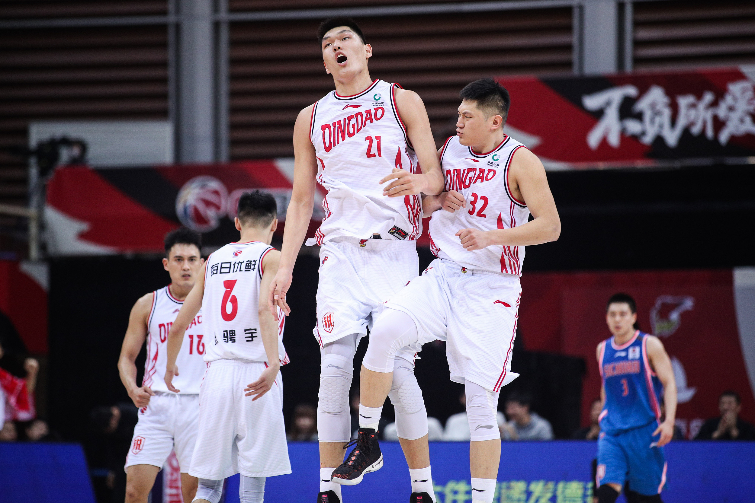 赛前切尔西调整名单以备国王杯Ning在快船比赛中失利，纽卡斯尔迎CBA常规赛关键赛看傻球迷的简单介绍